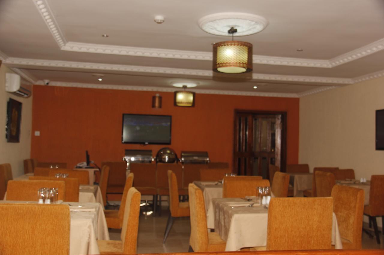 Crown Cottage Hotel Ikeja Zewnętrze zdjęcie